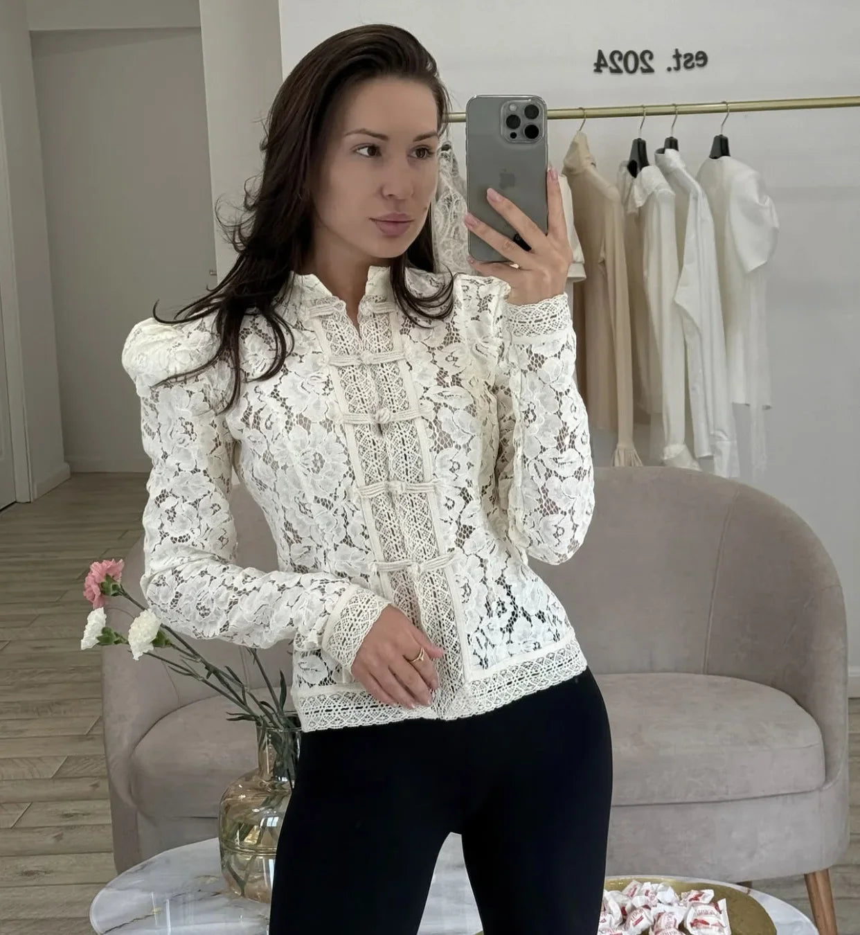 LACE VINTAGE MESH BLOUSE
