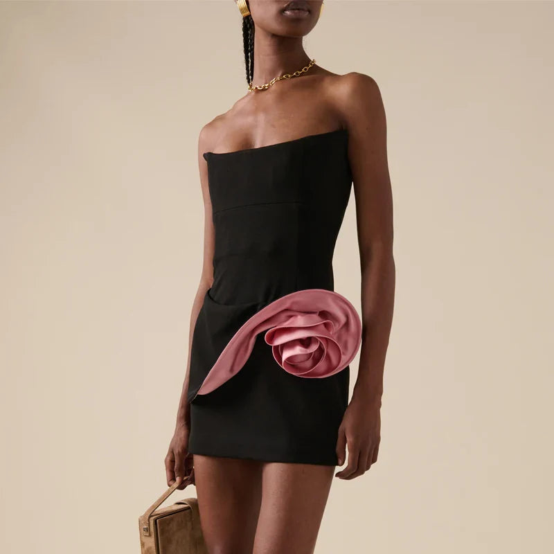 BLACK STRAPLESS MINI DRESS WAIST FLORAL DECORATION