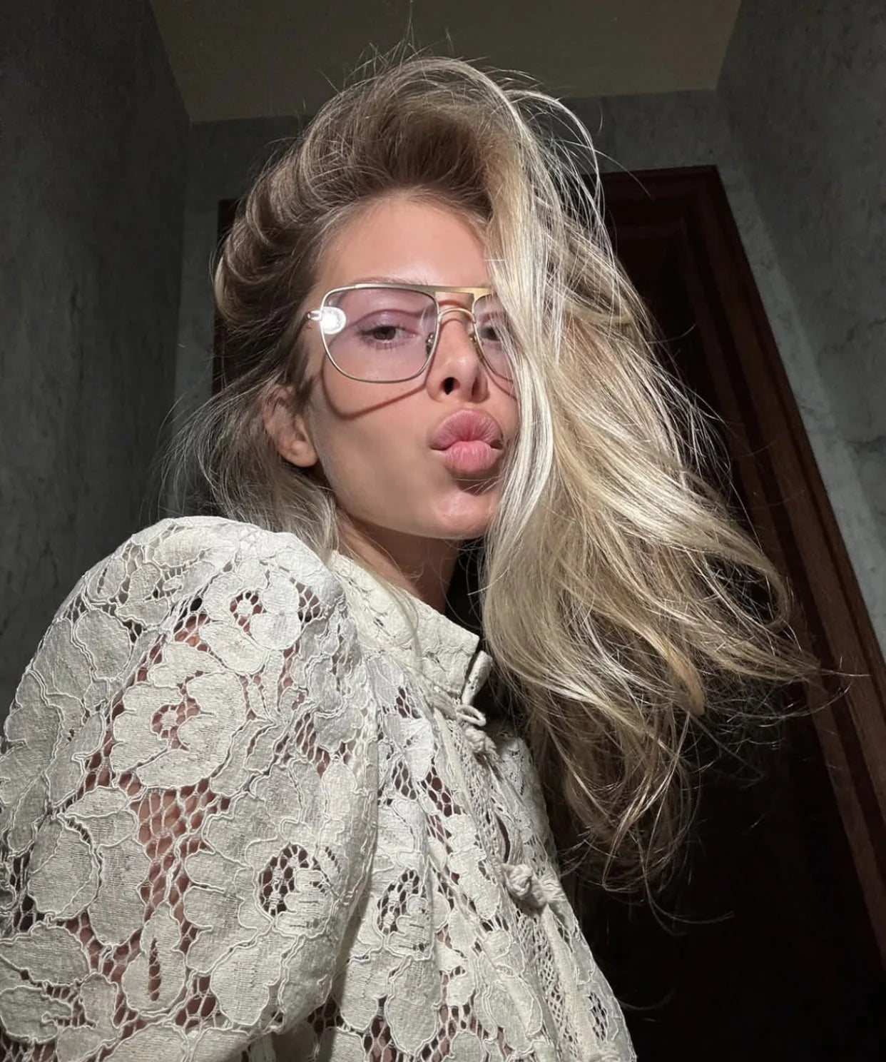 LACE VINTAGE MESH BLOUSE