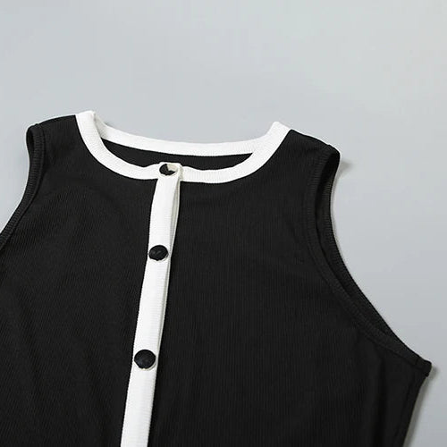 Elegant Black Knit Shorts and Top Set for Women – Chic Round Neck with White Trim and Pockets