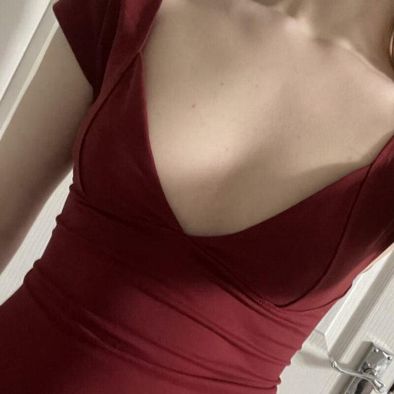 LYMMB SLEEVELESS V NECK TOP