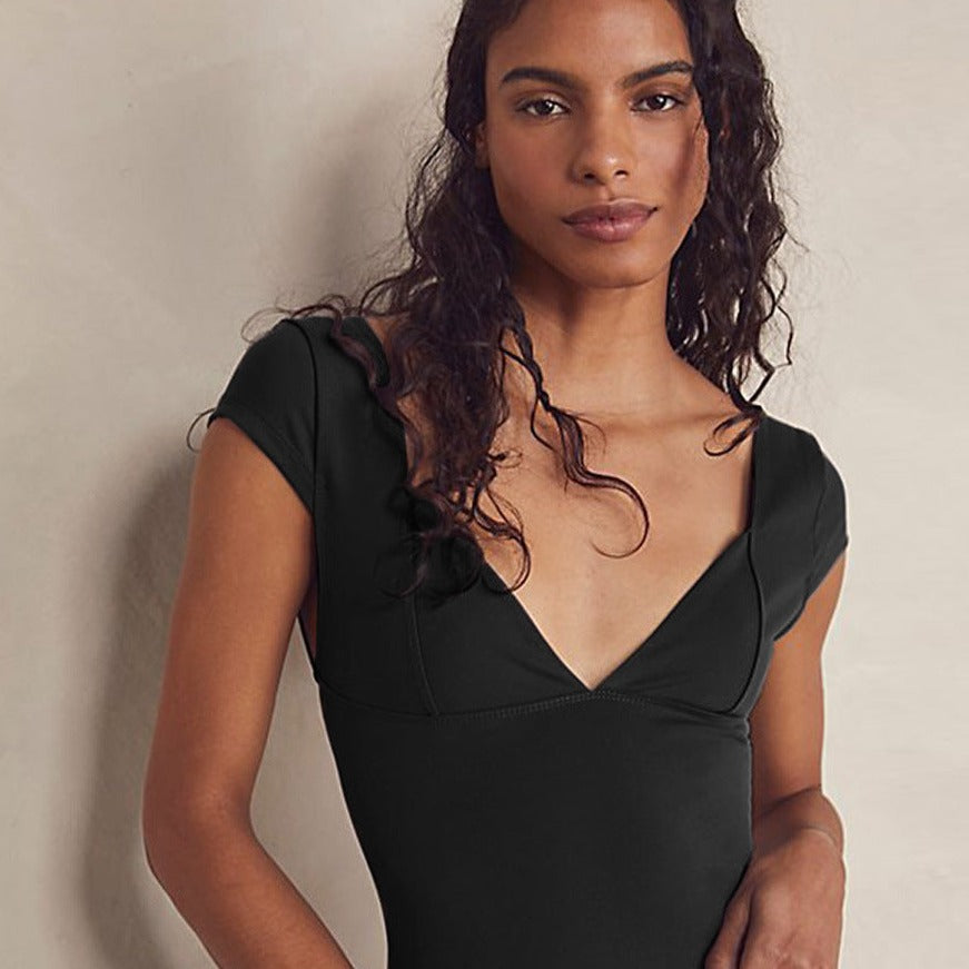 LYMMB SLEEVELESS V NECK TOP