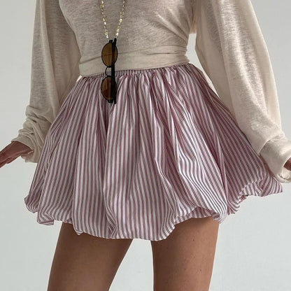 White striped pleated balloon skirt – lightweight summer outfit idea