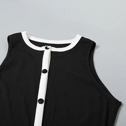 Elegant Black Knit Shorts and Top Set for Women – Chic Round Neck with White Trim and Pockets