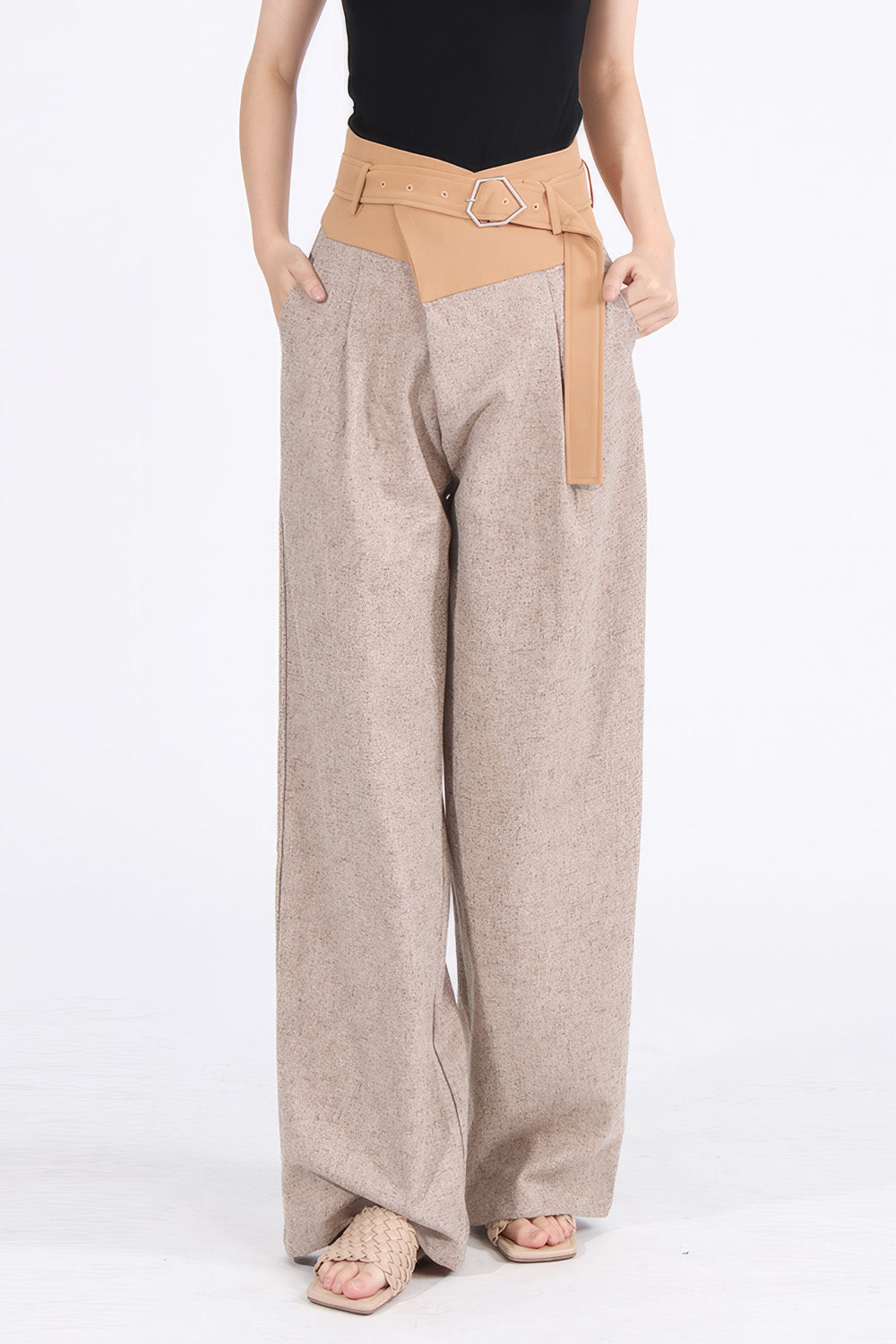 Wide Trousers with Belt and Irregular Closure - Brown